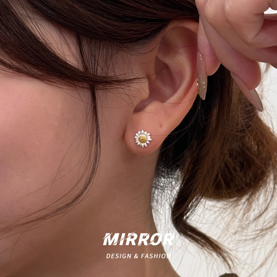 小麋人 足银耳饰 CE9563清新雏菊耳钉女耳环耳饰简约个性时尚气质