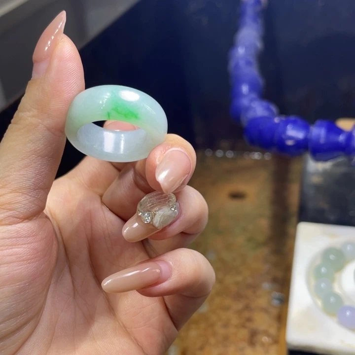 陈***）定制翡翠未镶嵌边角料