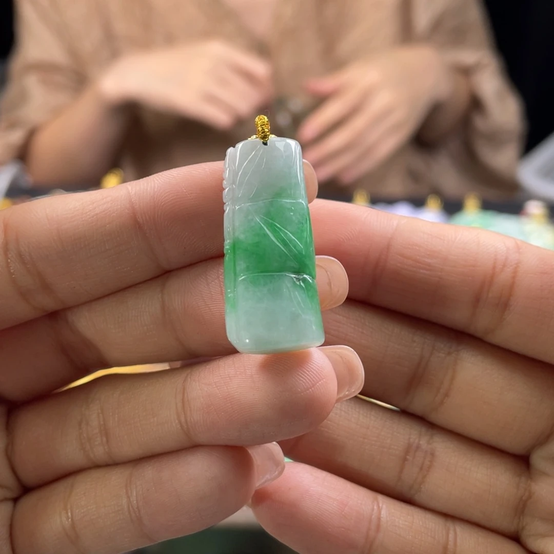 翡翠未镶嵌颈饰代编织