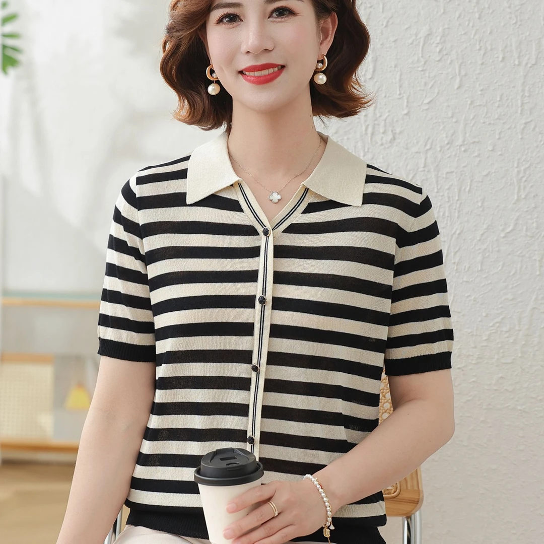 新款年轻妈妈夏装冰丝短袖t恤镂空小衫中老年女夏季洋气薄款上衣