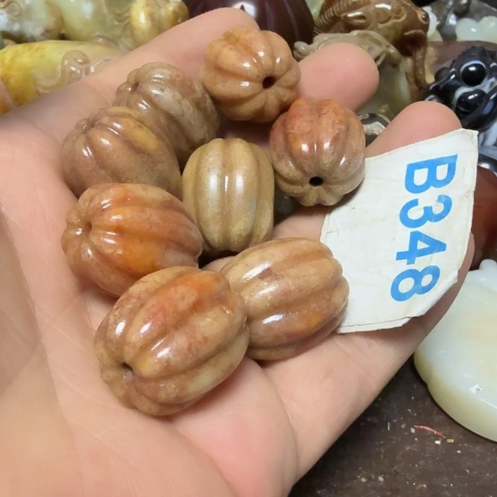 烟***斗和田玉未镶嵌颈饰