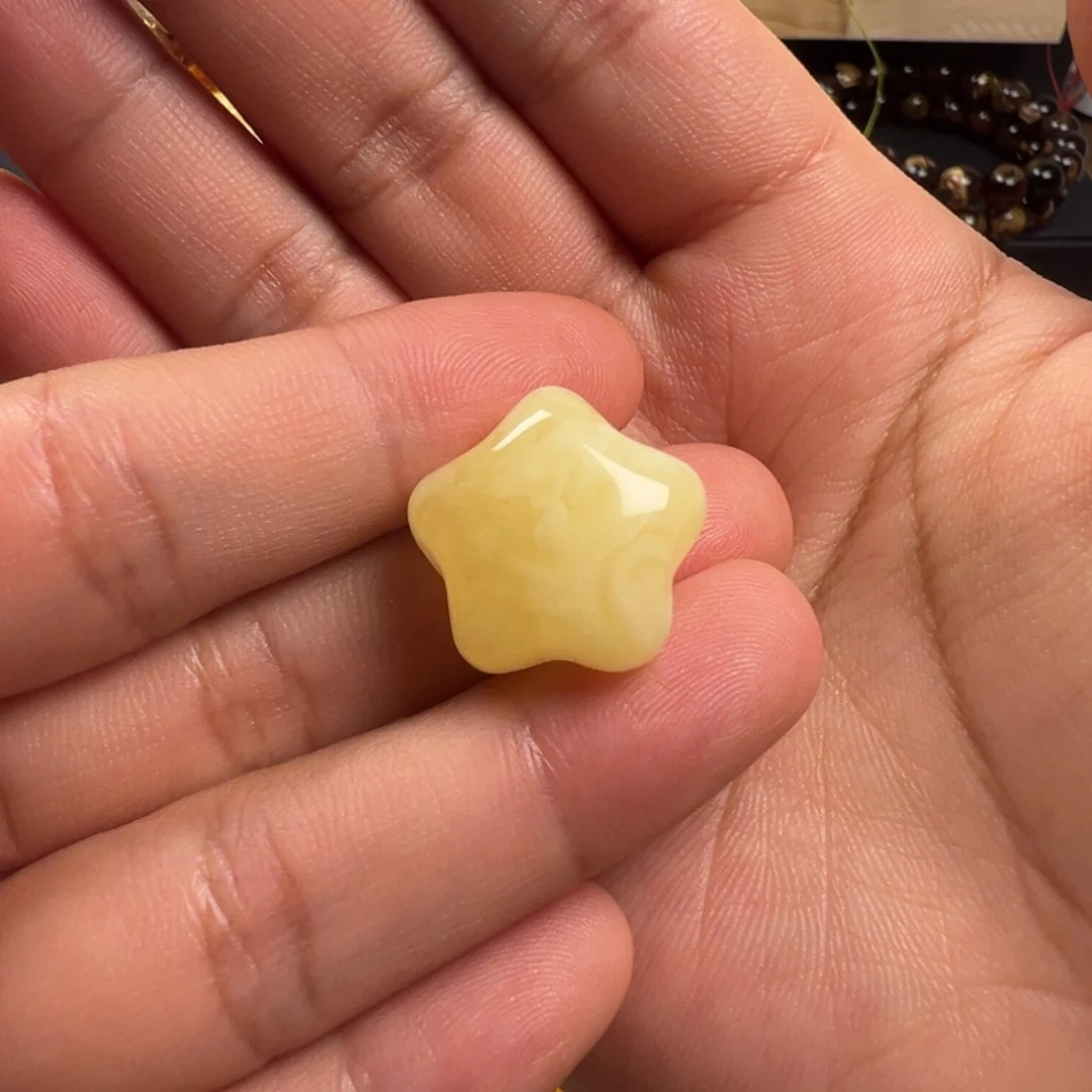 蜜蜡颈饰未镶嵌?*哼星星（打孔不退换）