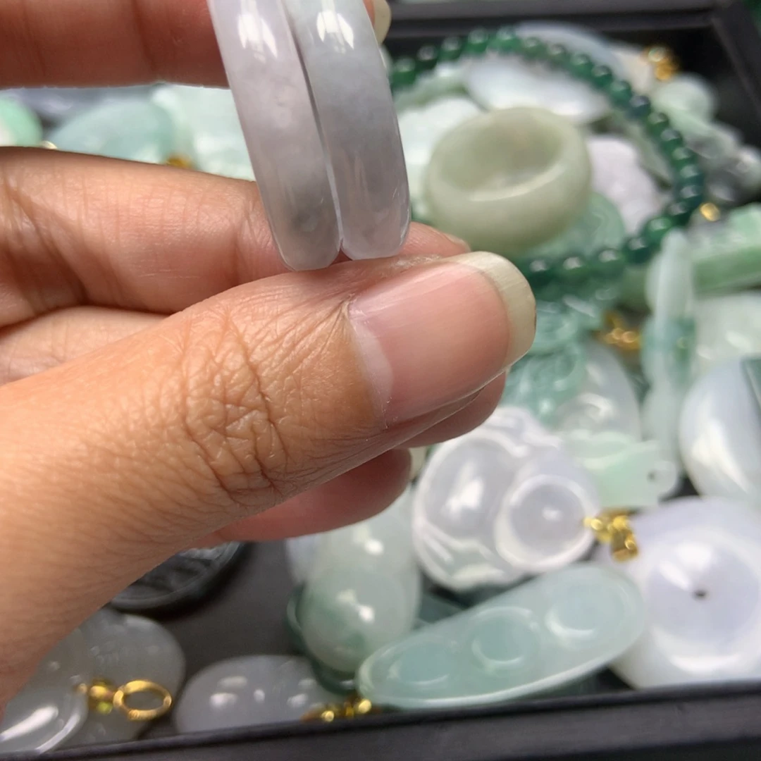 翡翠颈饰未镶嵌天然翡翠