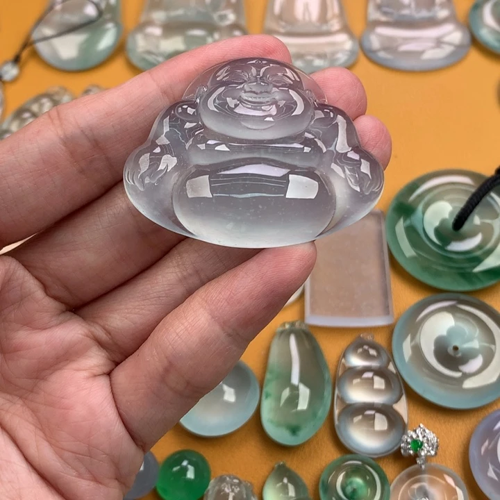 颈饰未镶嵌翡翠…..