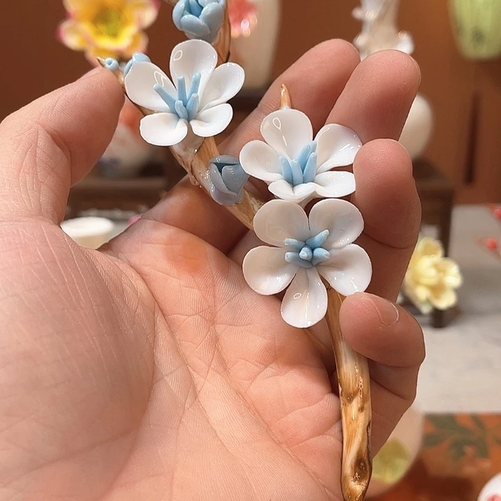 手工陶瓷精致摆件