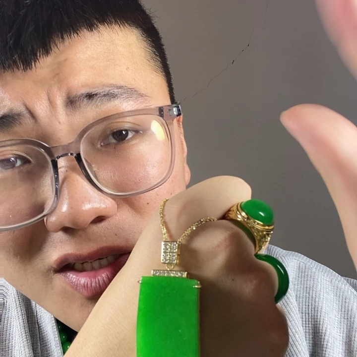 吊坠(赠链)未镶嵌翡翠高端时尚大方牌吊坠