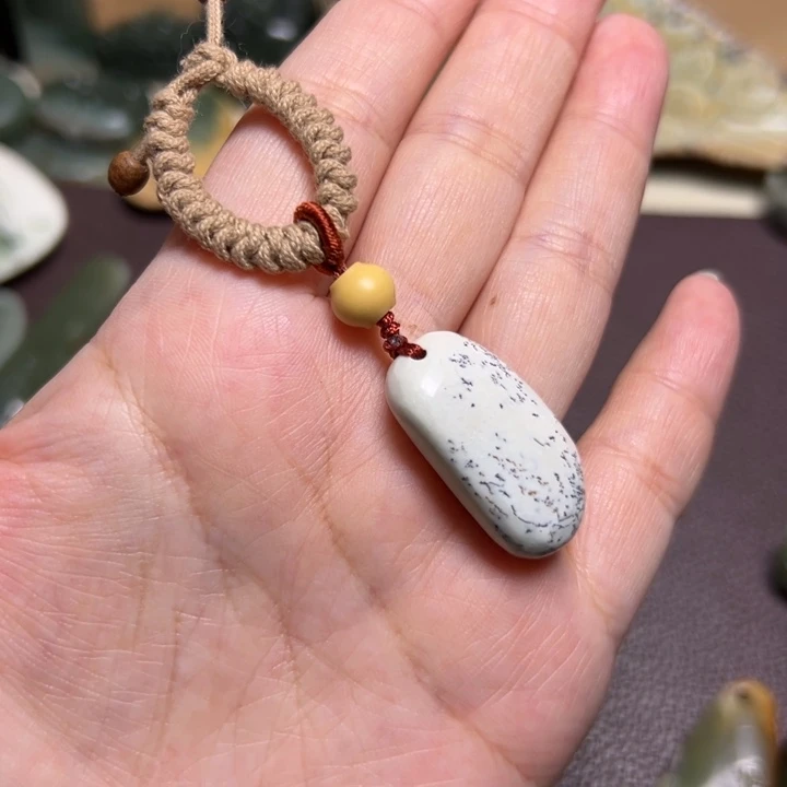 岫岩河磨玉（透闪石质玉）未镶嵌颈饰