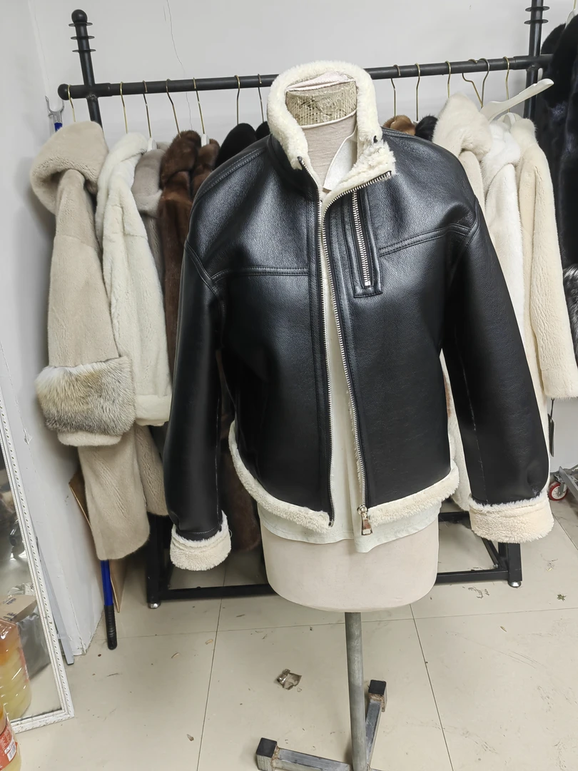 时尚休闲皮毛一体外套