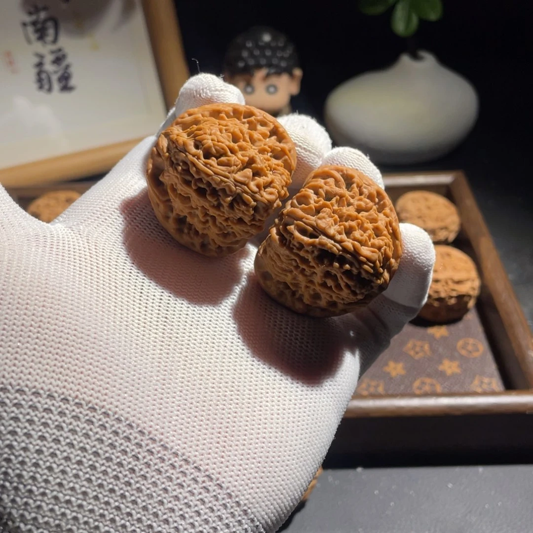 文玩核桃吊坠43大肚密纹窝头