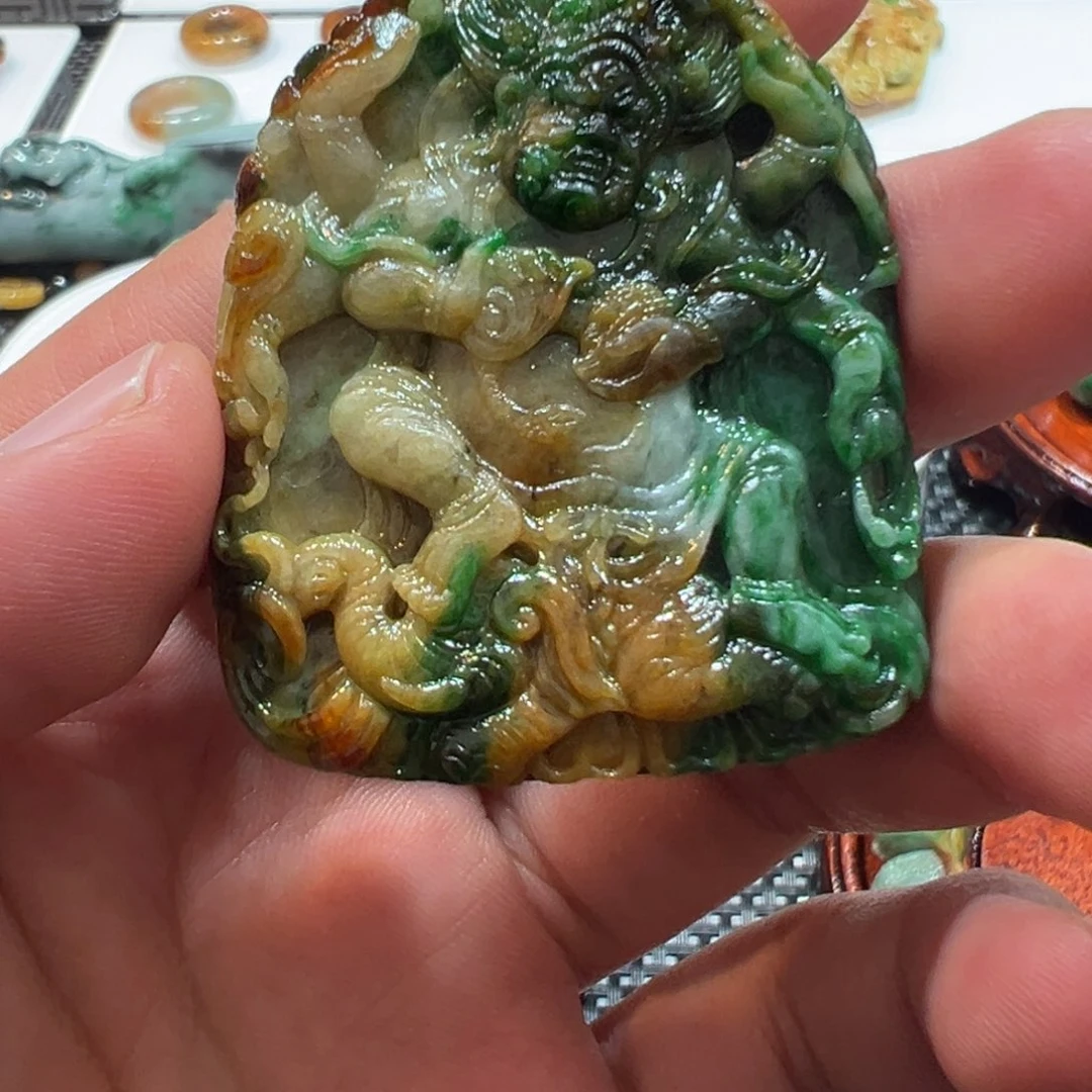 翡翠未镶嵌颈饰11111111111