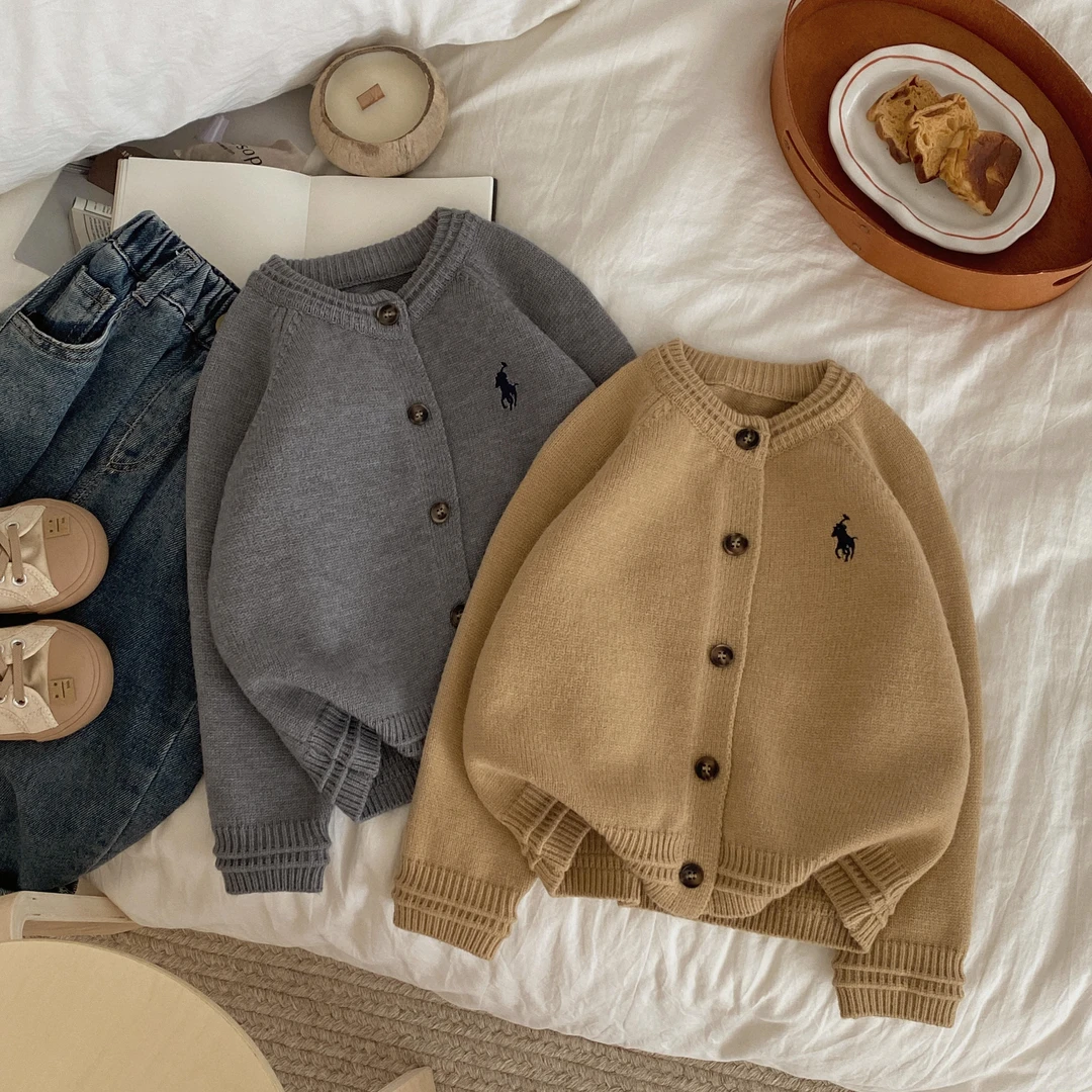 春秋新款2025儿童毛衣开衫男女童洋气百搭螺纹鼓包开衫毛衣