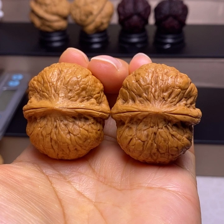 文玩核桃把件战神元宝2