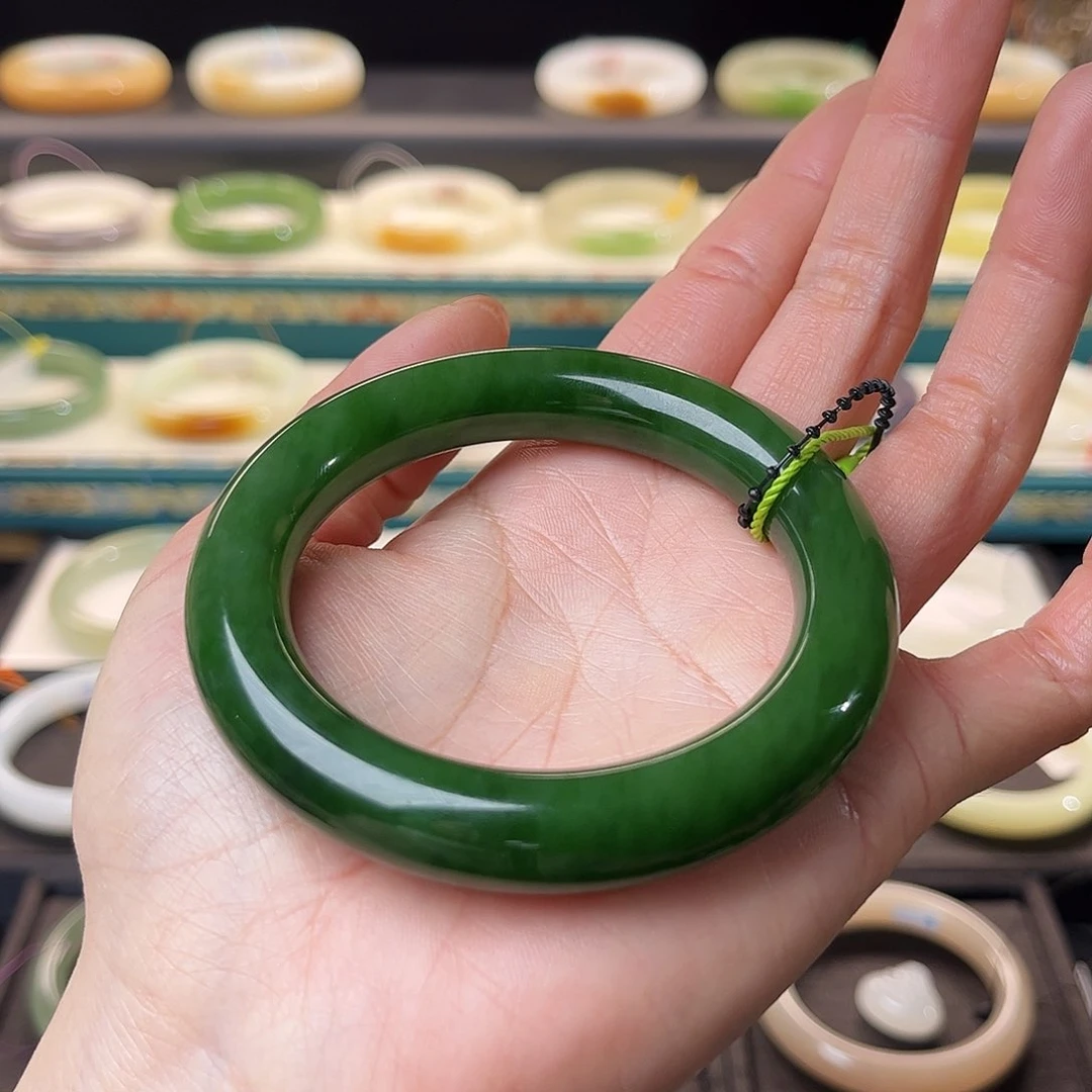 和田玉手镯未镶嵌陆*八