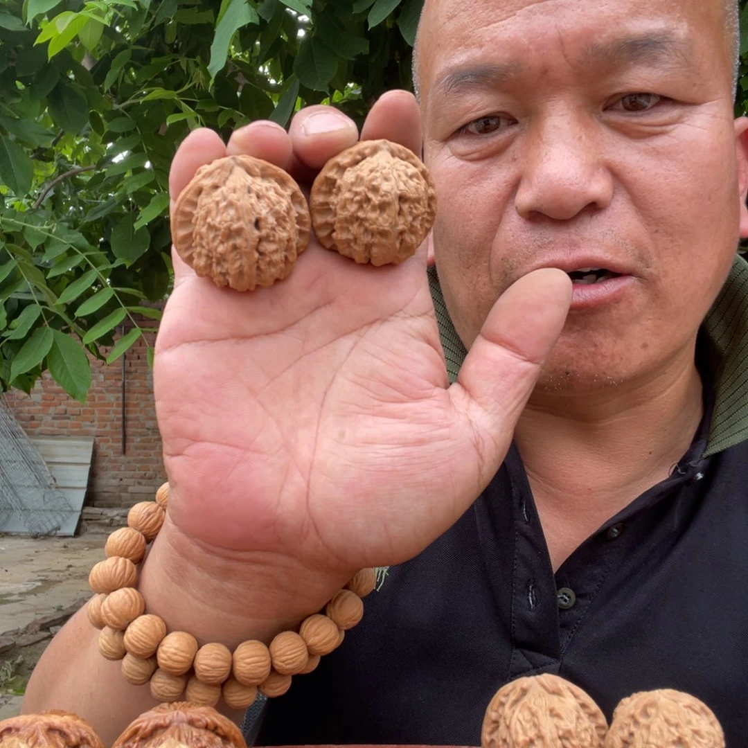 文玩核桃吊坠三角42