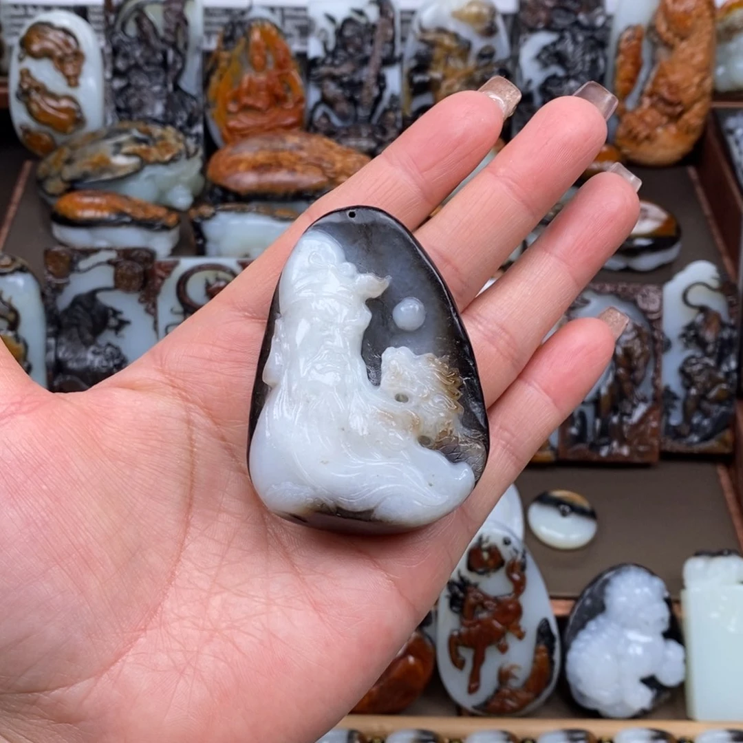 颈饰未镶嵌和田玉