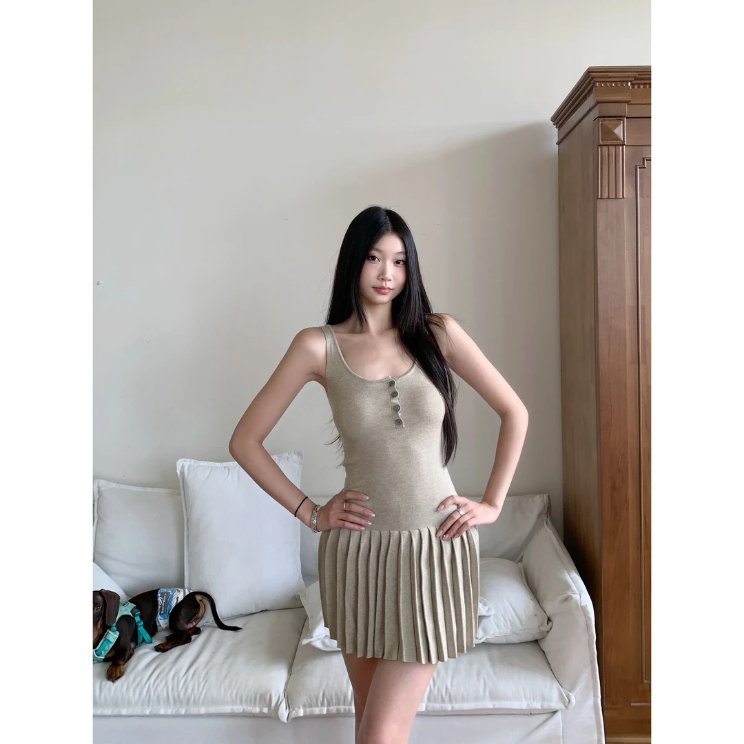 withmin凉皮 燕麦拿铁 薄针织辣妹吊带无袖收腰连衣裙女夏2523638