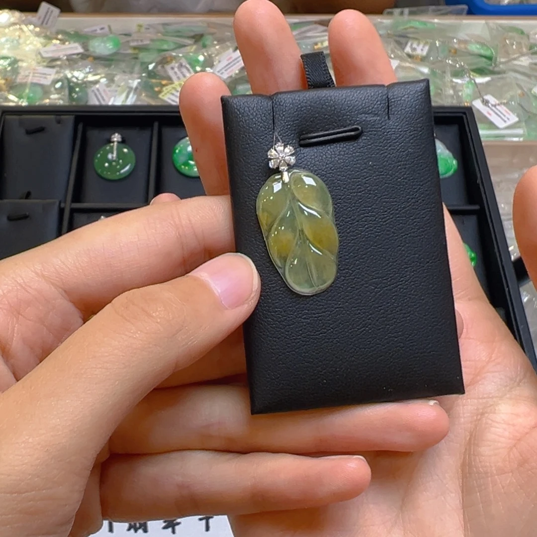 吊坠(不含链)18K金镶嵌翡翠