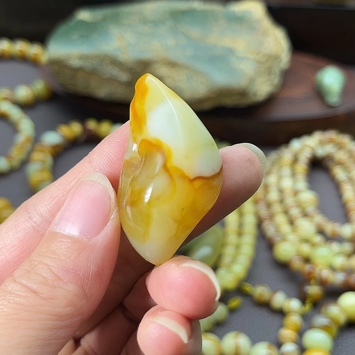 蛇纹石玉合金颈饰