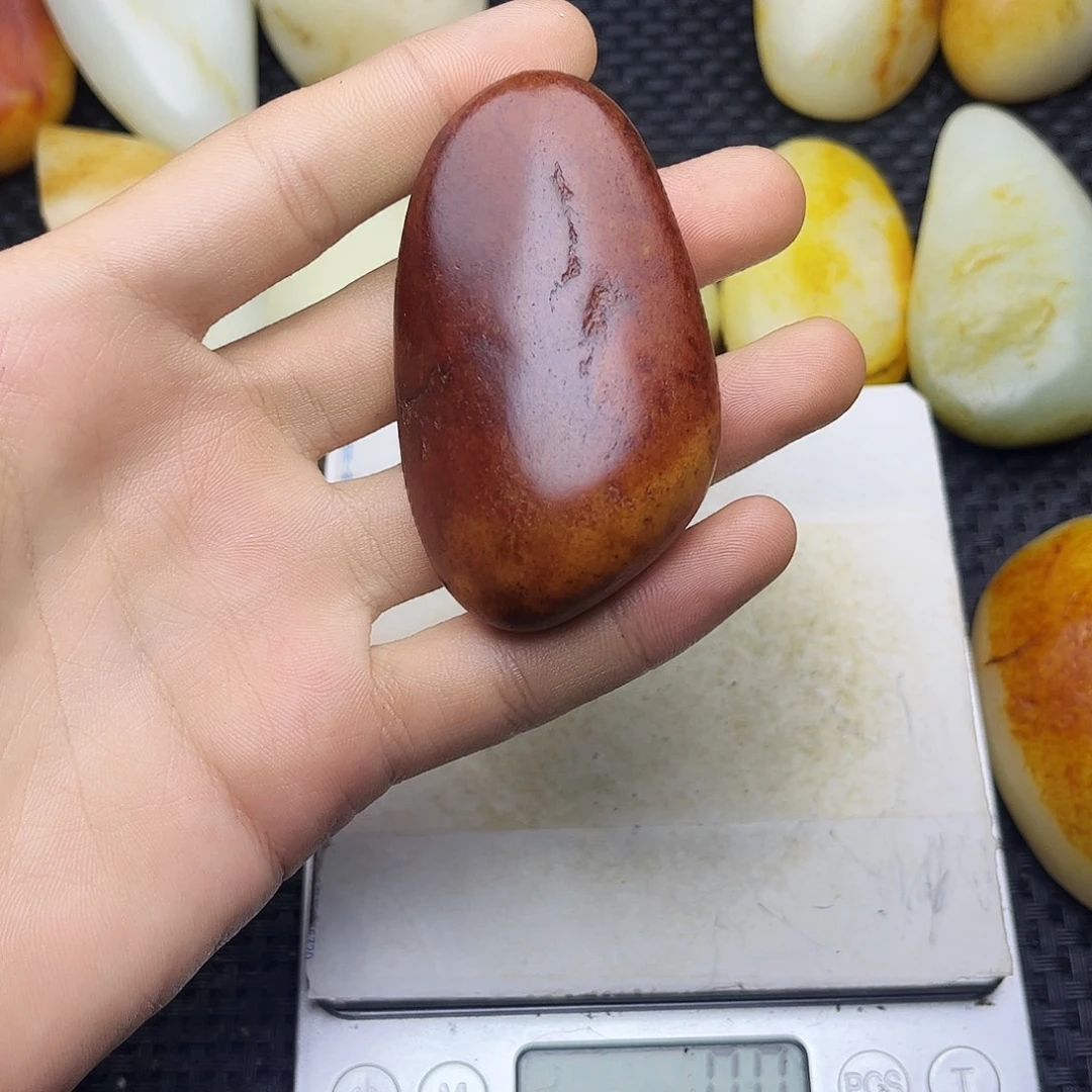 起***超和田玉未镶嵌挂件