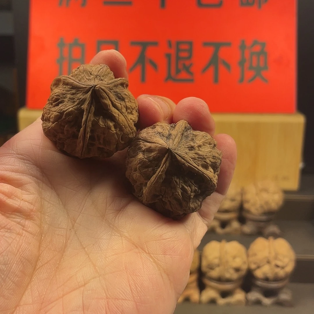 文玩核桃把件飘雪四棱