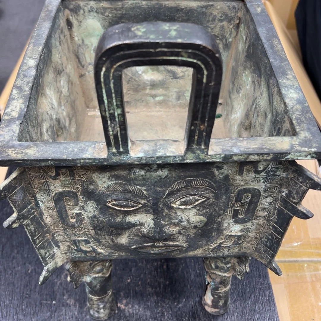 梓***枫铜中古工艺品摆件