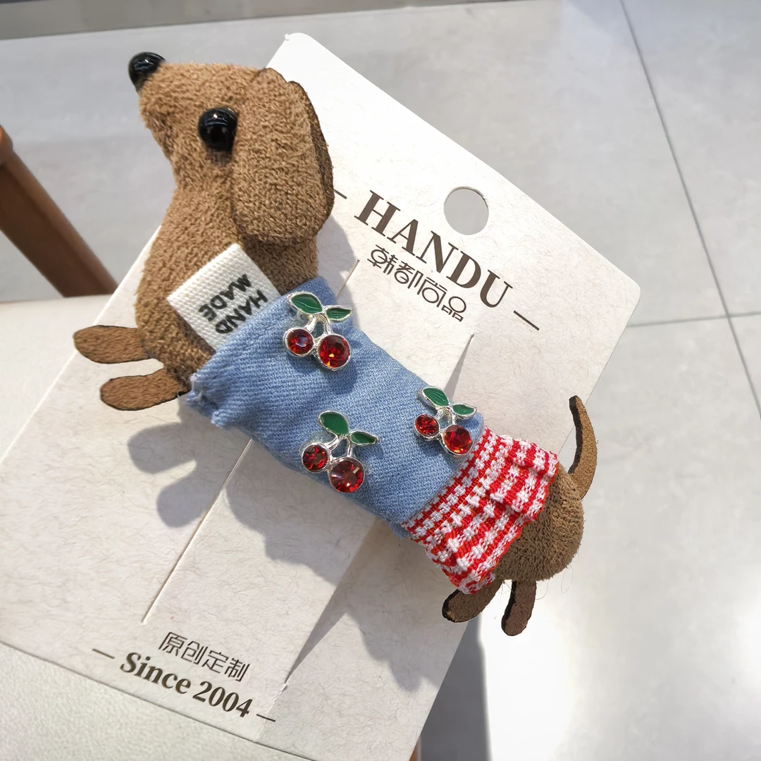 A857红色樱桃腊肠狗边夹