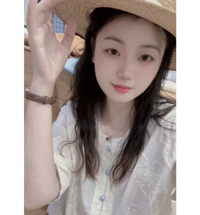 七言家2号店 巨好看！新中式国风绣花中袖蓝扣开衫衬衣