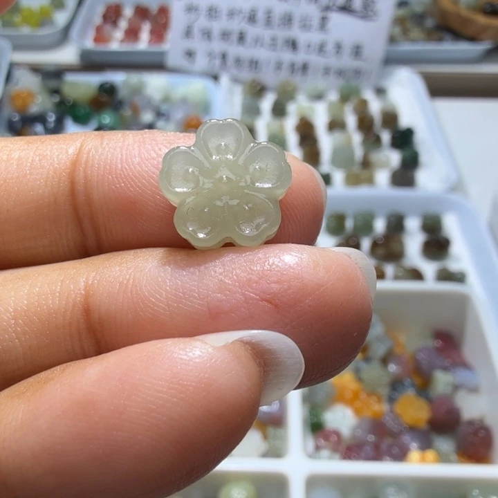 和田玉未镶嵌珠宝奇石