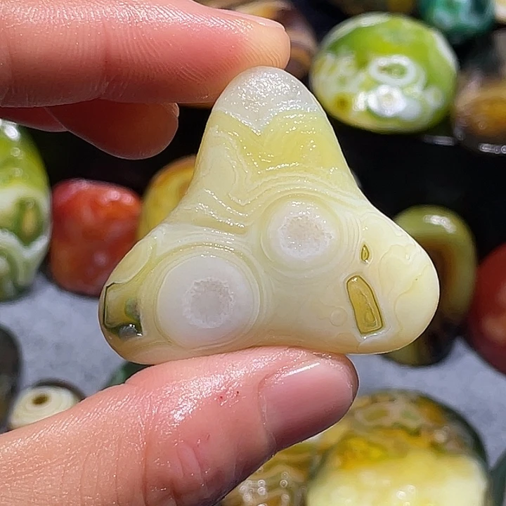 玛瑙/玉髓未镶嵌珠宝奇石