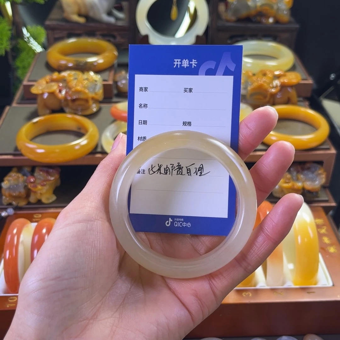 未镶嵌手镯石英质玉