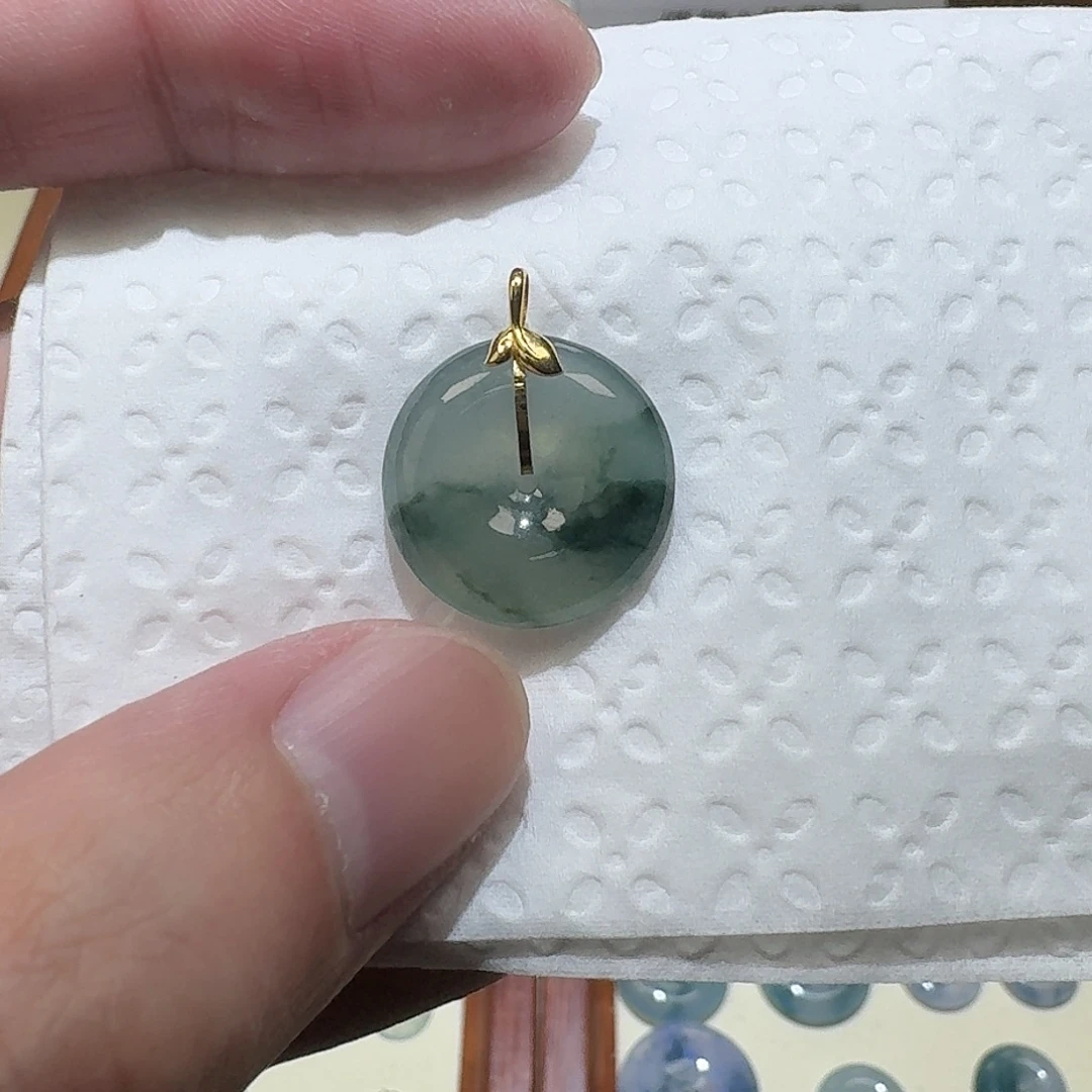 颈饰18K金镶嵌翡翠扣子