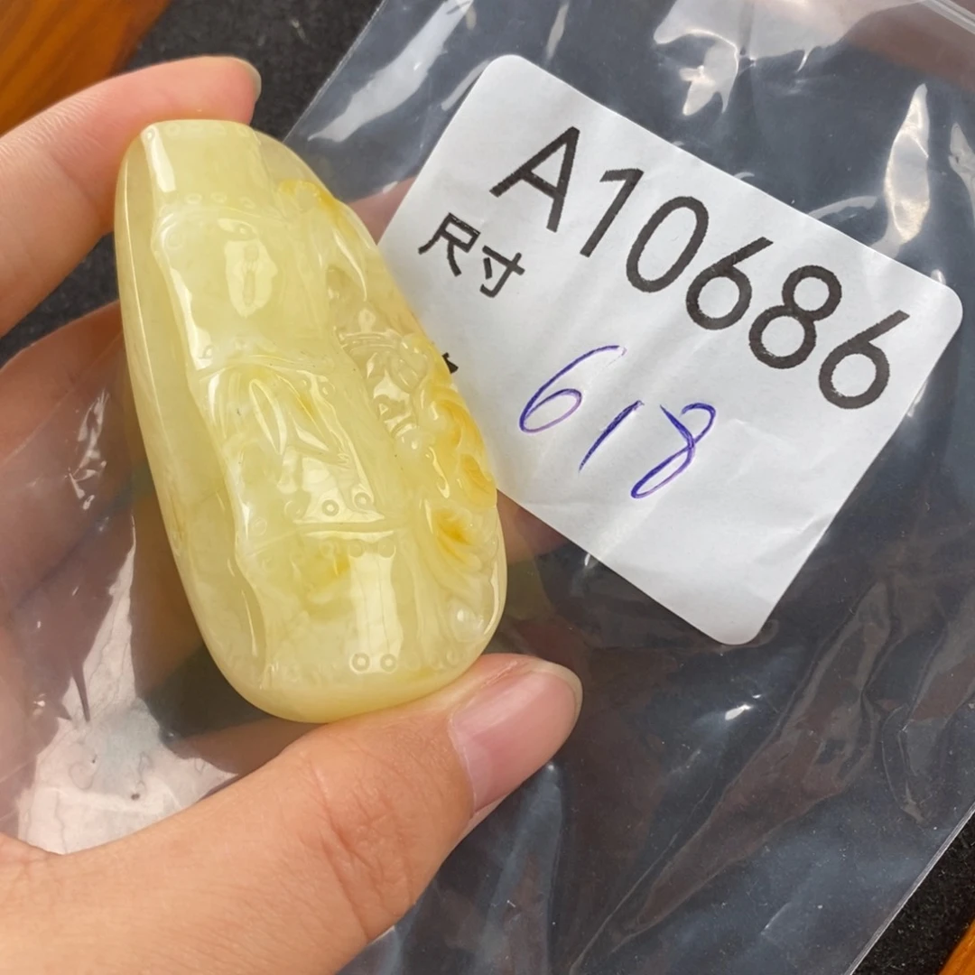 蜜蜡未镶嵌珠宝奇石