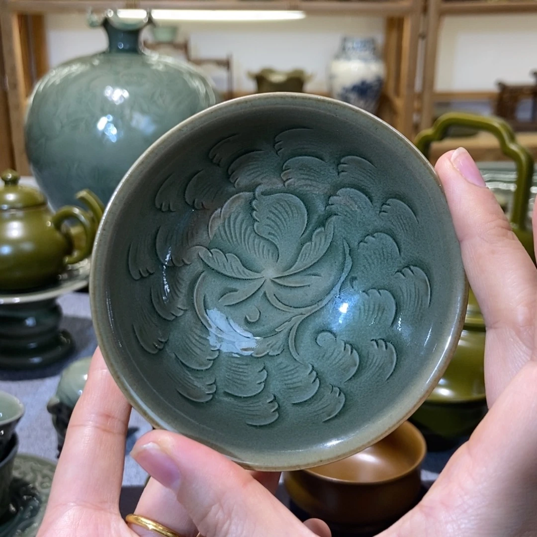 瓷片内外鸡心杯主人杯