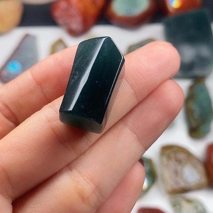 颈饰未镶嵌翡翠天然