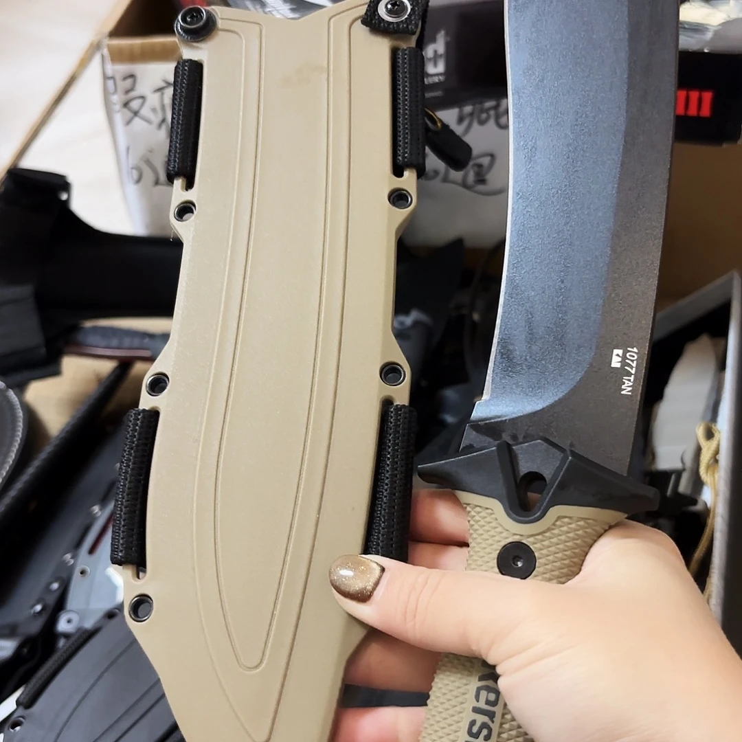 特制钢卡秀沙漠色狗腿