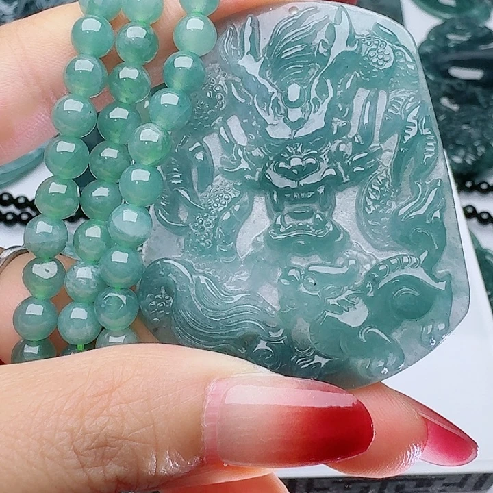 颈饰未镶嵌翡翠多样性发其一