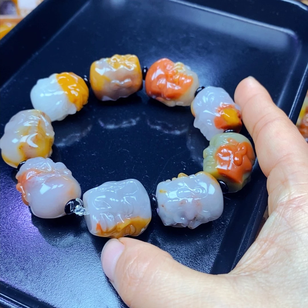 未镶嵌石英质玉（黄龙玉）颈饰