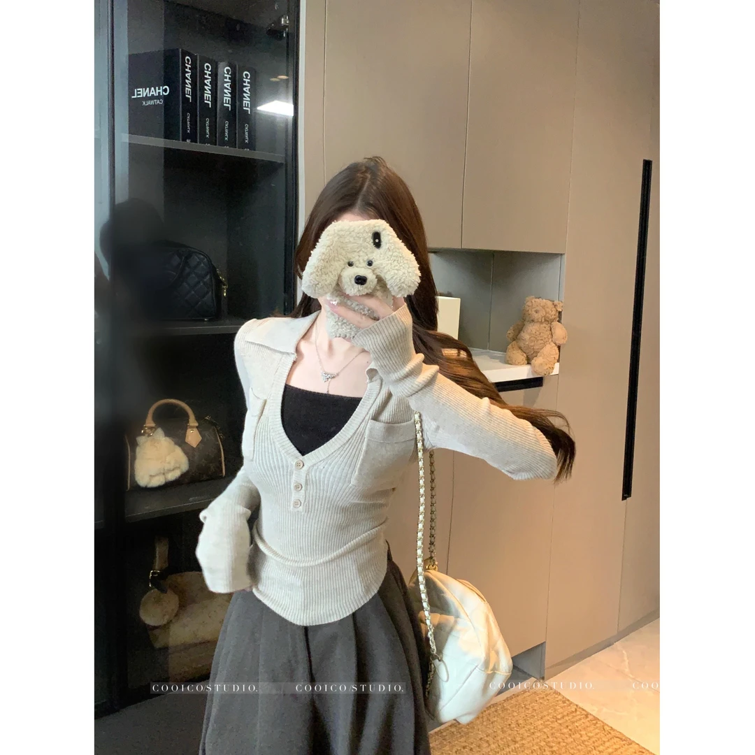 灰色假两件针织衫女2025秋冬季新款polo领修身长袖t恤打底衫上衣