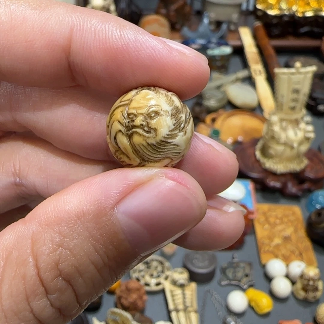 昇***工猪牙把件