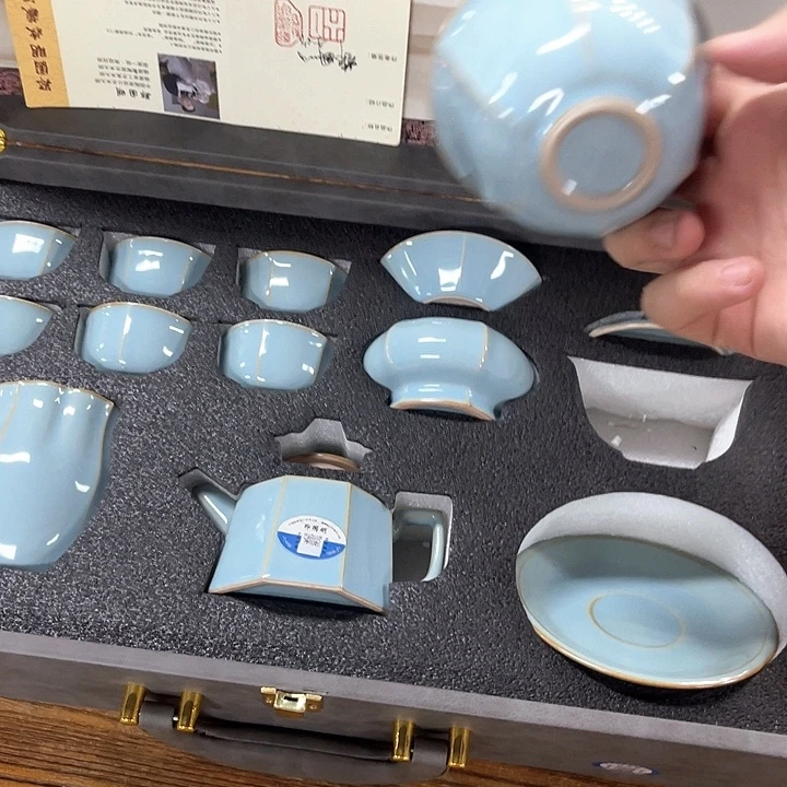 孤品茶具套装等。