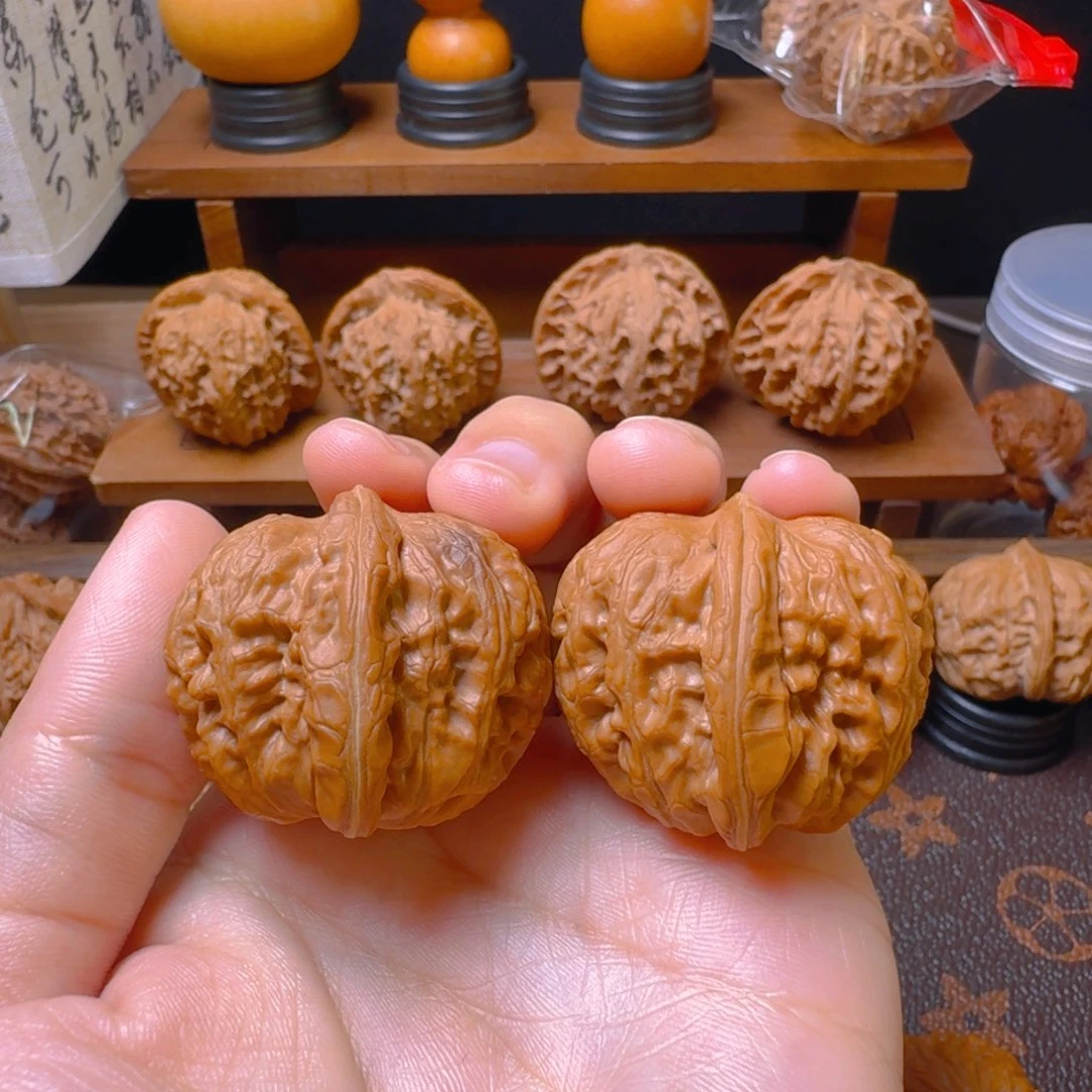 文玩核桃把件元宝
