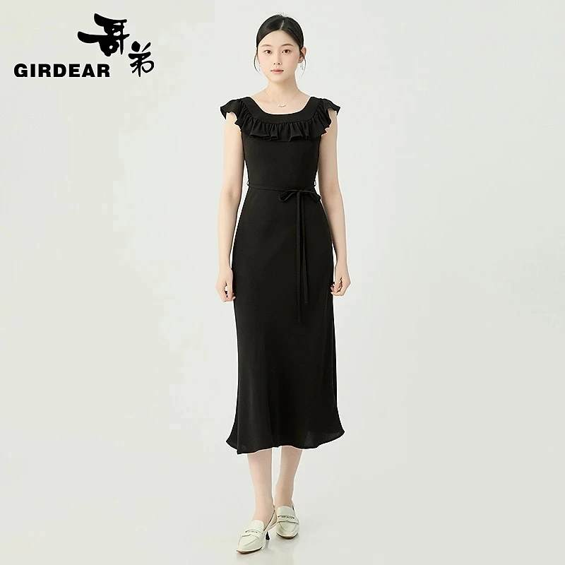 哥弟法式方圆领背带款优雅收腰修身轻奢拼接连衣裙150005赫本