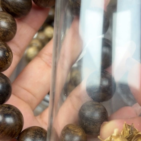 沉香碎屑沉香猩*越南芽庄