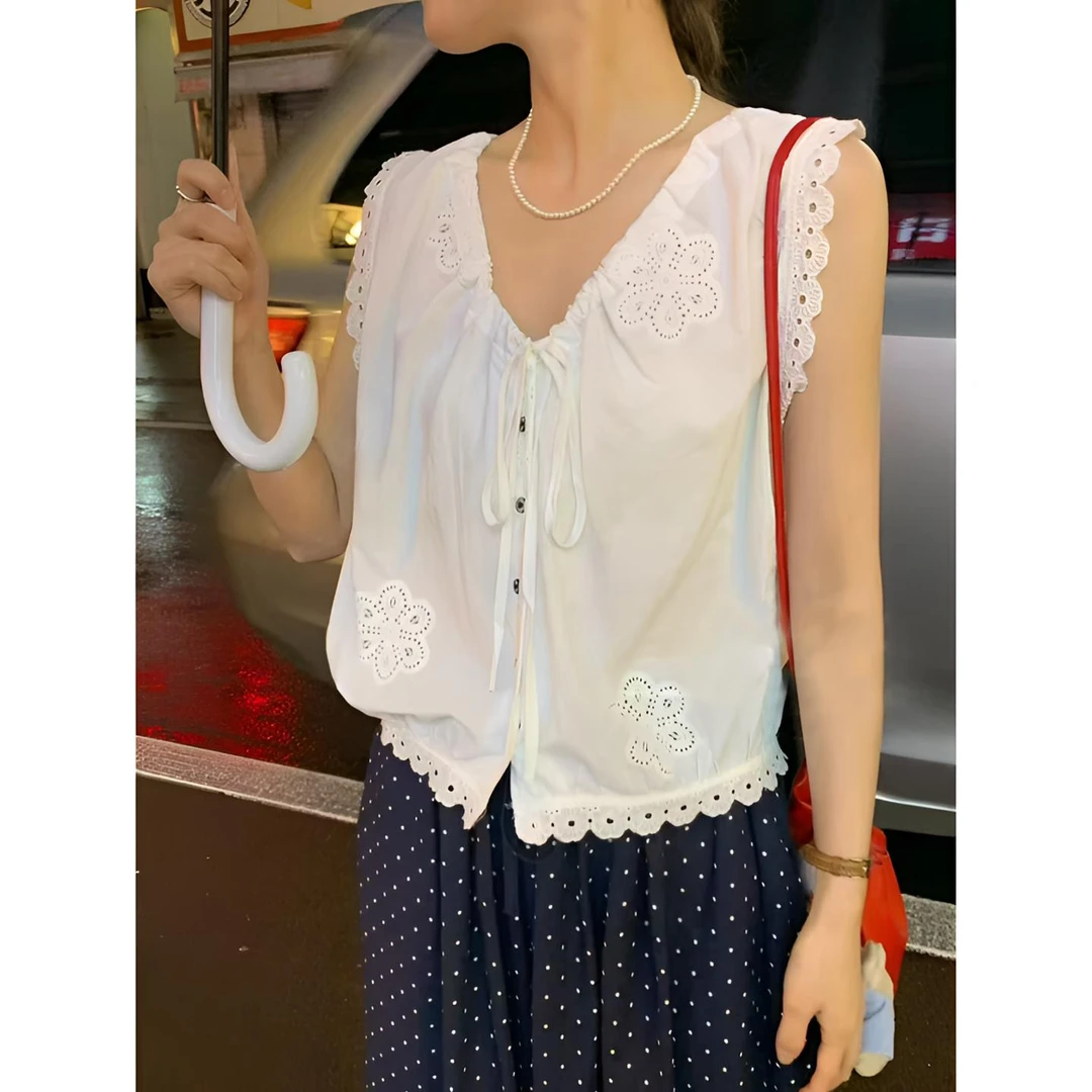 法式小众无袖背心女夏季白色v领设计感蕾丝花边气质系带打底上衣