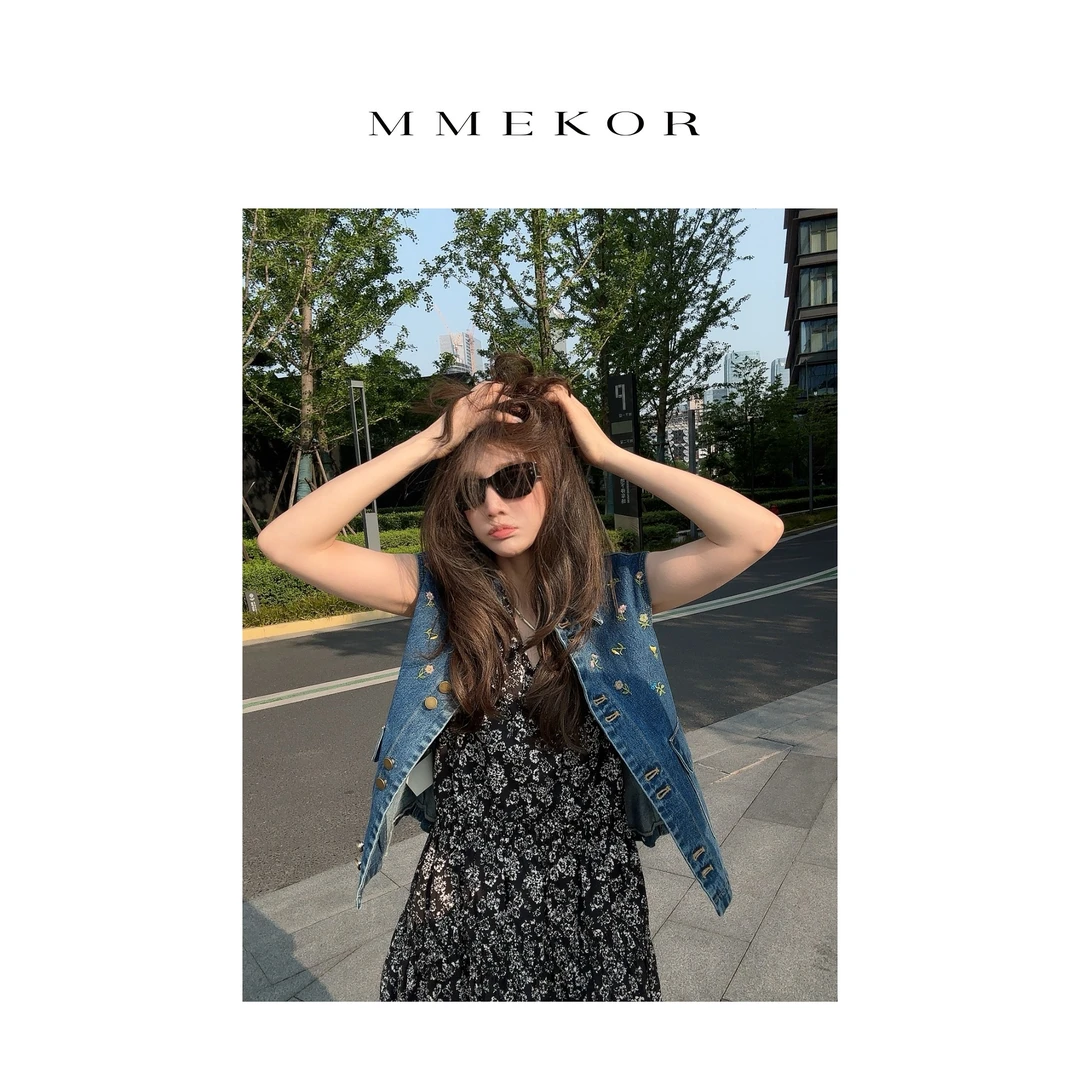 MMEKOR“小花牛仔”马夹 2025新款普赛克丹宁街头时髦上衣 89631