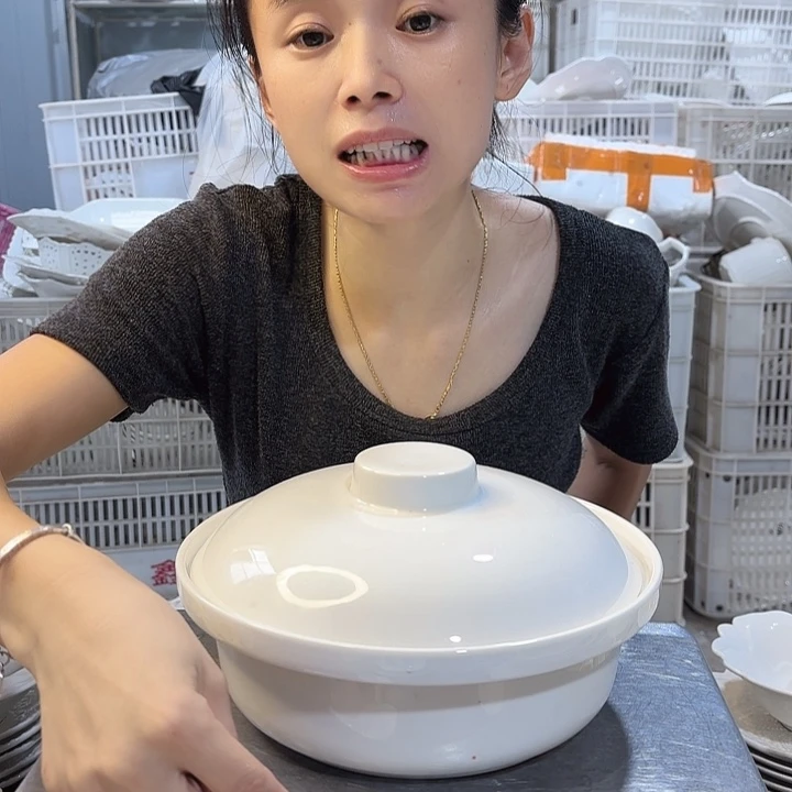 碟一个微瑕产品 介意勿拍……