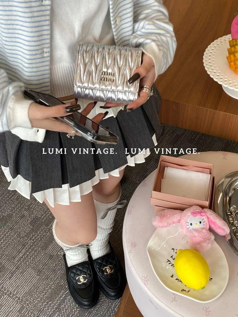 95新 MIU MIU/缪缪 银色褶皱羊皮卡包95496747
