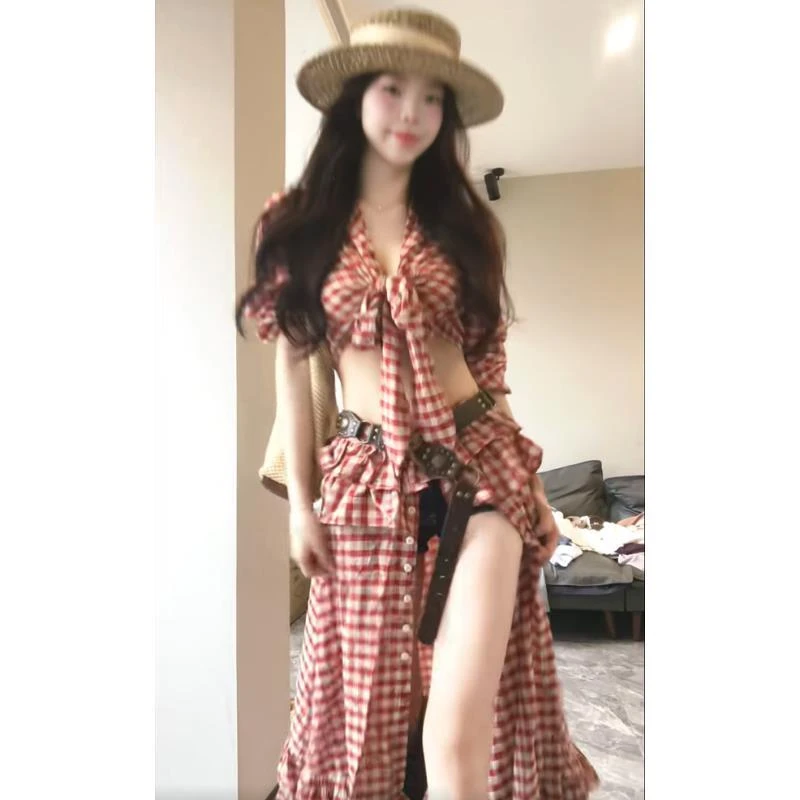 法式浪漫红色大裙摆红格裙印花荷叶边新疆旅游穿搭套装两件套夏