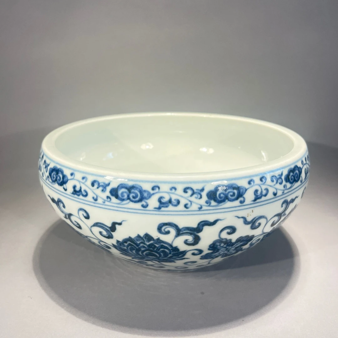 青花 缠枝莲纹碗