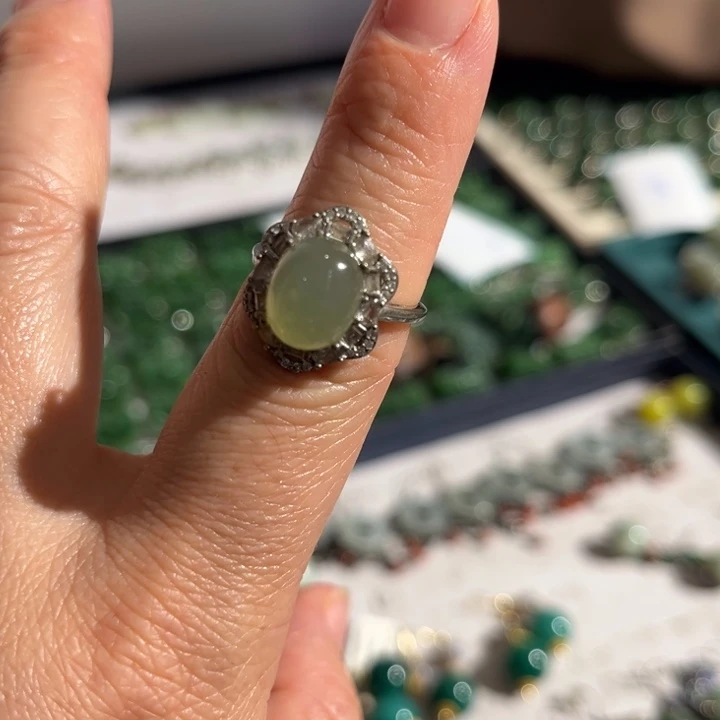 岫玉未镶嵌毛衣链